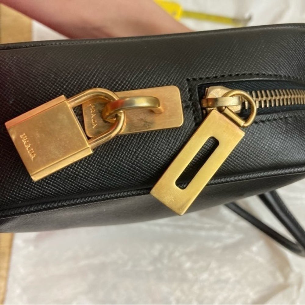 Prada guaranteed authentic small lux black saffiano leather bag - Picture 10 of 11